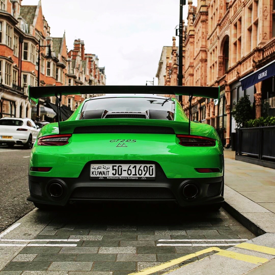 精美汽车图集：夜色降临 Porsche GT2RS