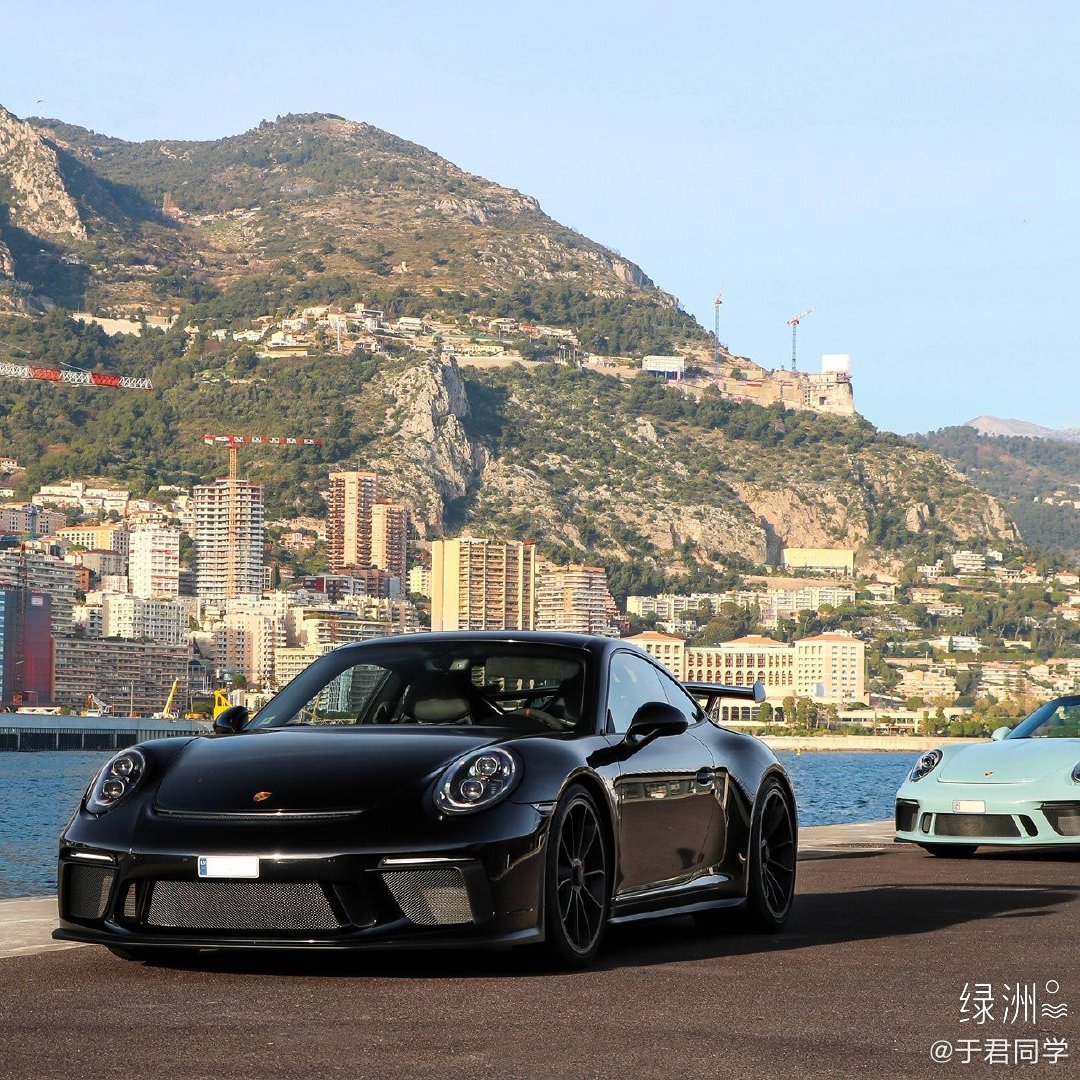 保时捷911，这配色也太漂亮了吧！