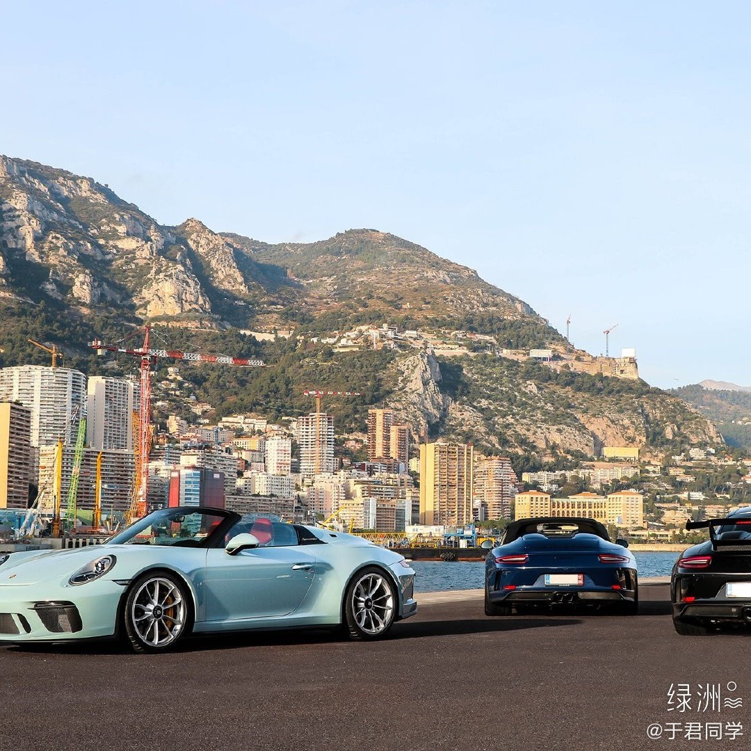 保时捷911，这配色也太漂亮了吧！