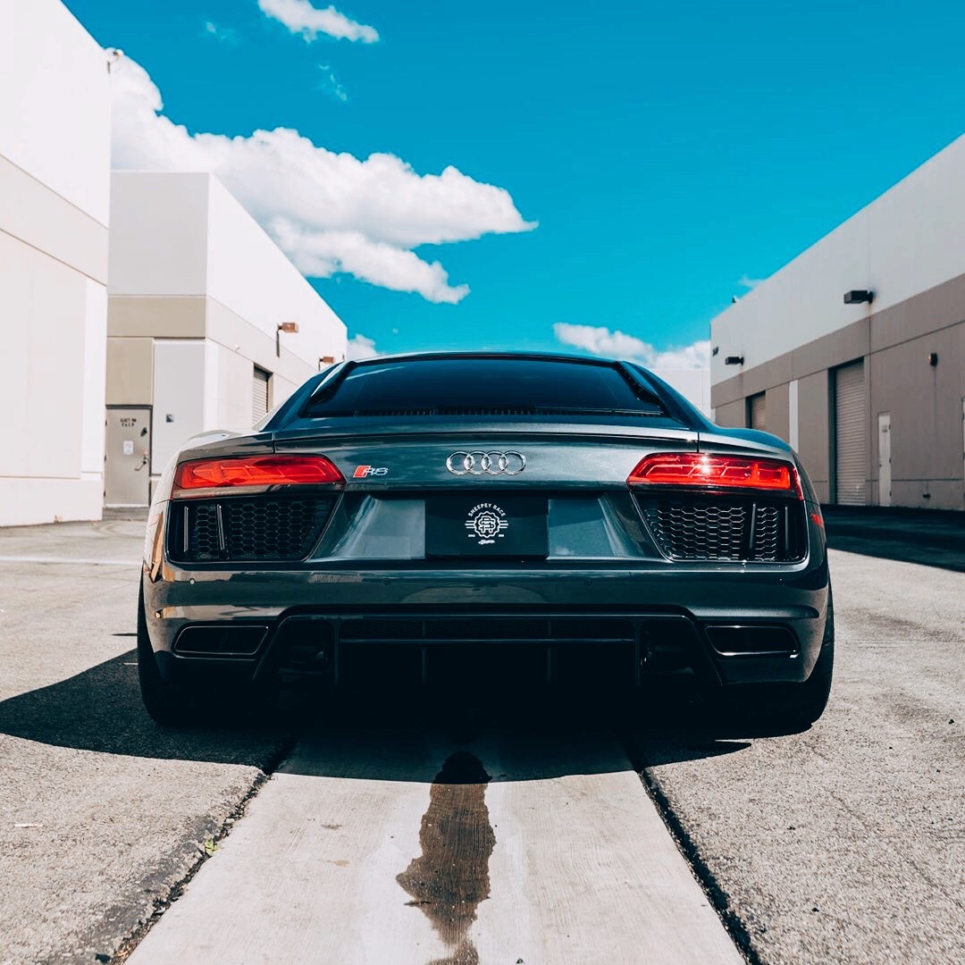 好看的汽车图片：晚安，这可不是一般的Audi R8