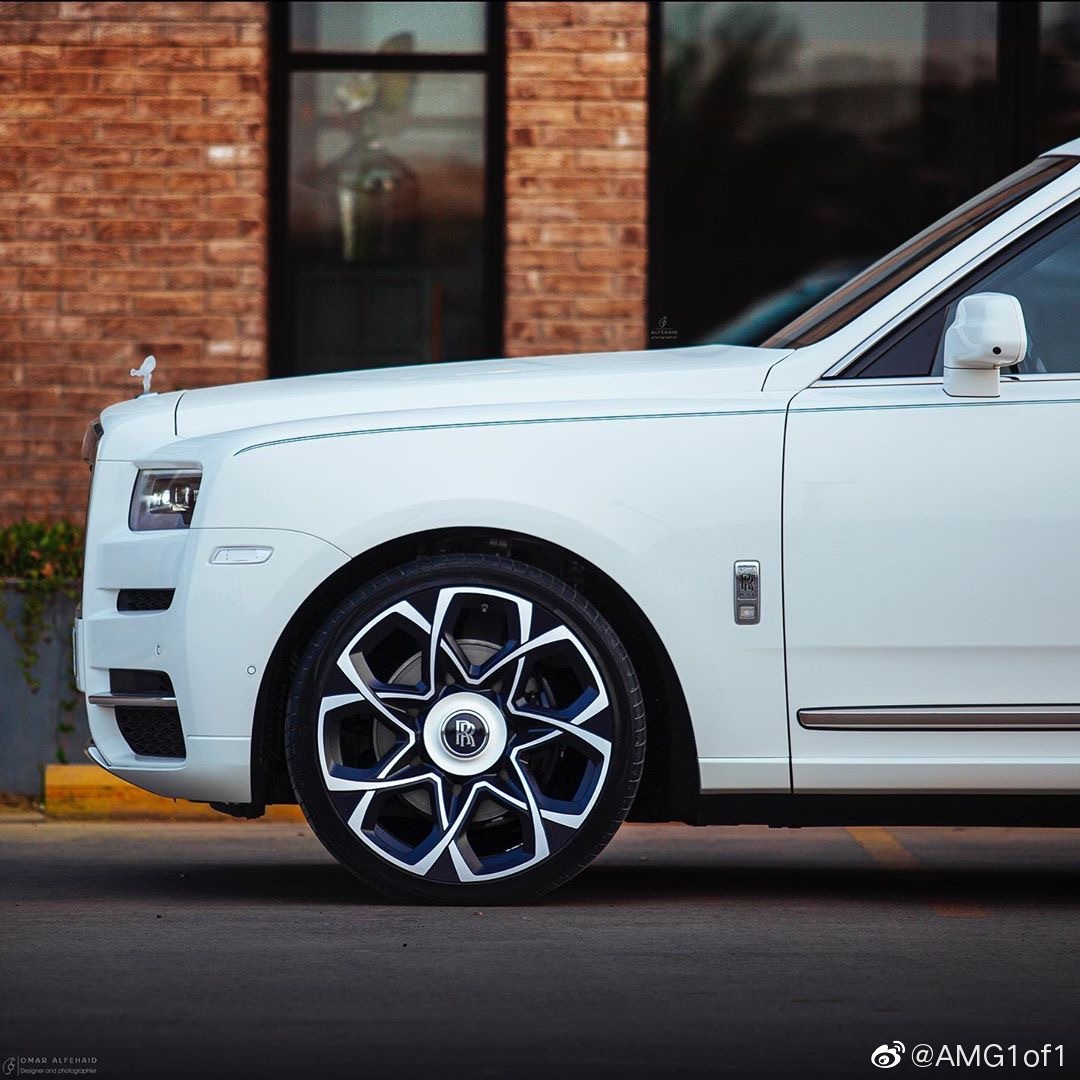 每天一组汽车美图：劳斯莱斯库里南迈巴赫G-Class