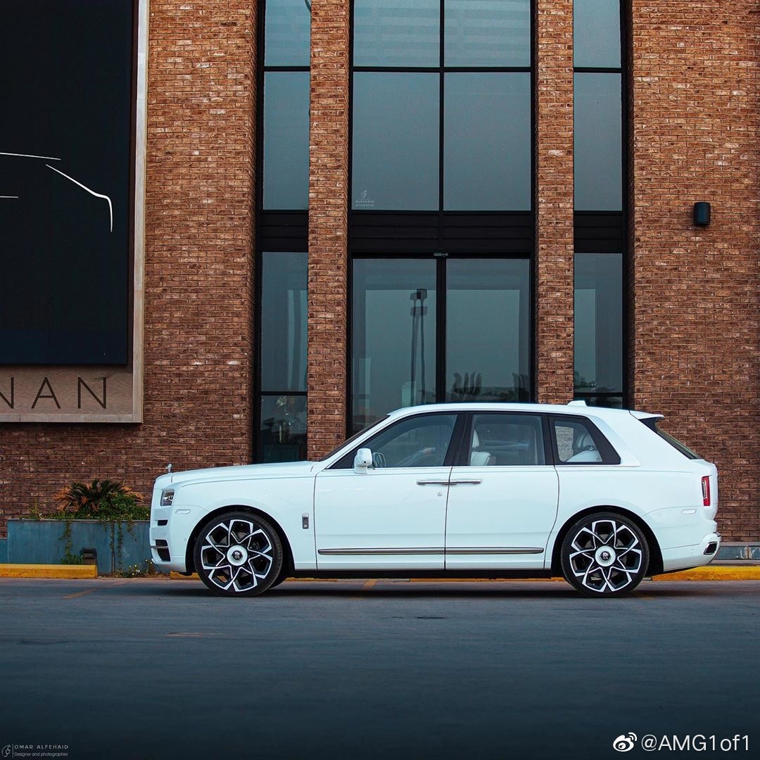 每天一组汽车美图：劳斯莱斯库里南迈巴赫G-Class