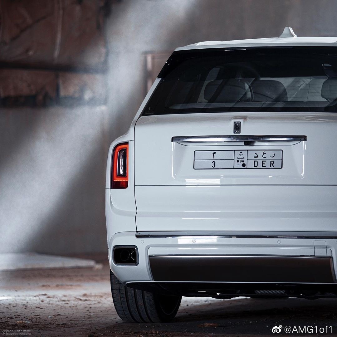 每天一组汽车美图：劳斯莱斯库里南迈巴赫G-Class