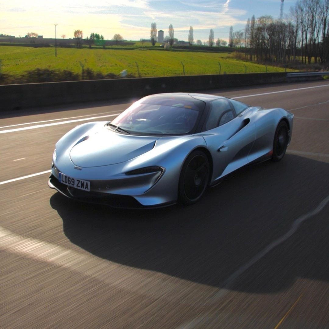 迈凯轮speedtail，前脸和保时捷taycan神似