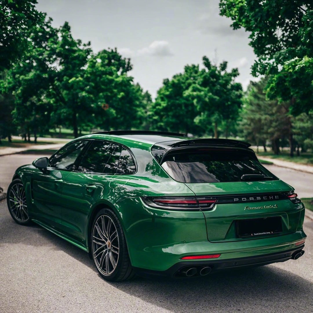 绿色的保时捷panamera ST可太罕见了吧！