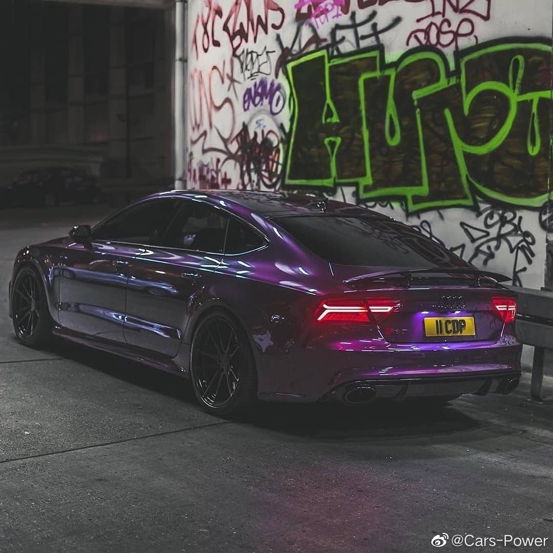 奥迪RS7：战意十足的配色!