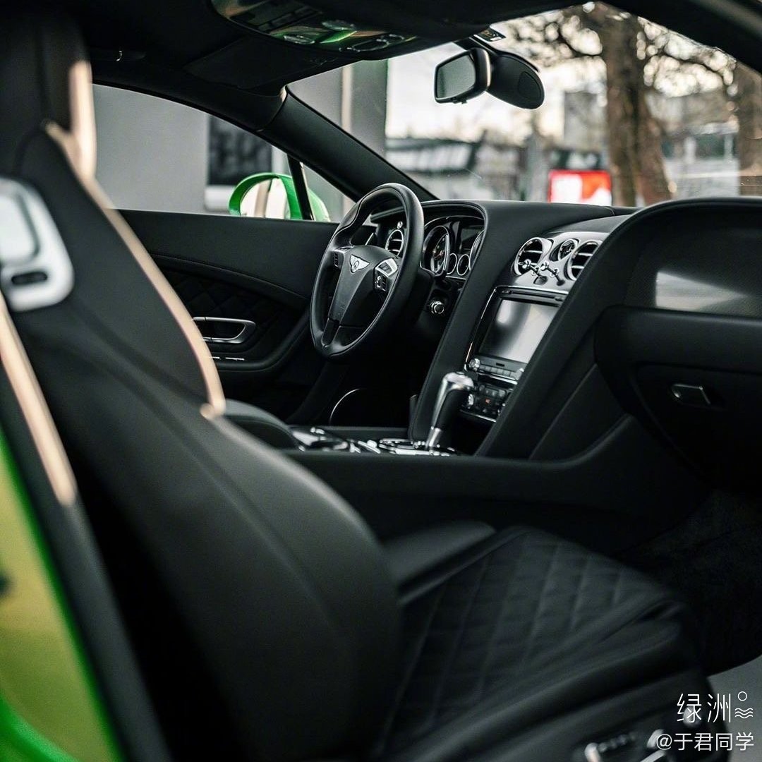 好看的汽车：绿色的宾利欧陆GT~真好看