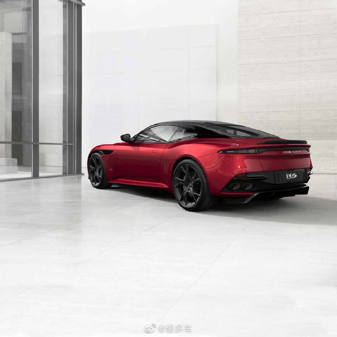 汽车美图：阿斯顿马丁 DBS 极致红