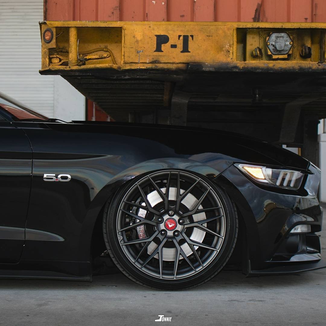 FORD Mustang 暗黑系的野马感觉怎么样？