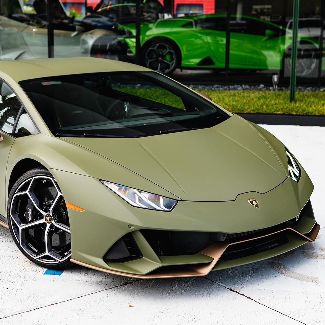 战斗绿Lamborghini Huracan Evo。无敌！爱了！