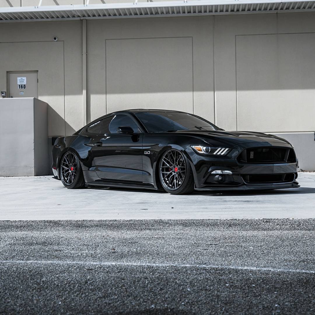 FORD Mustang 暗黑系的野马感觉怎么样？