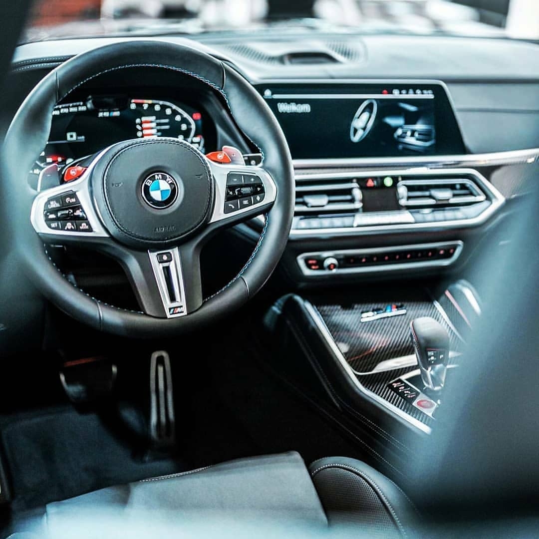 这台宝马X5M真的好看，不愧是标杆!