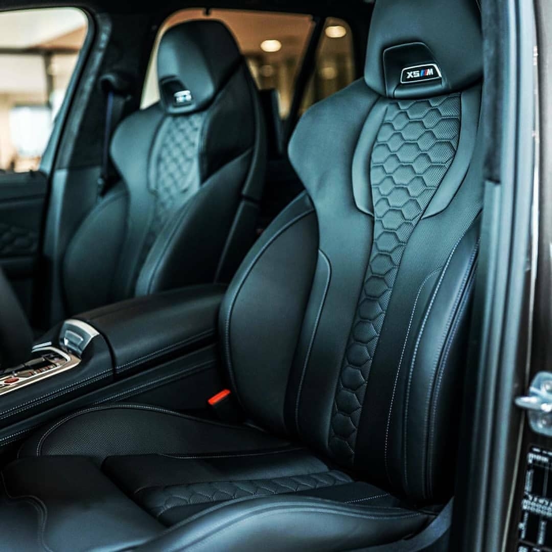 这台宝马X5M真的好看，不愧是标杆!