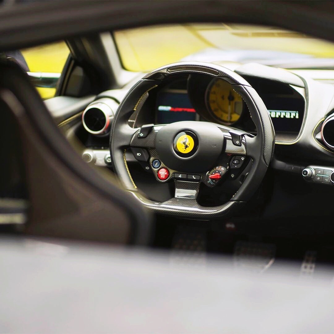 Ferrari 812 Superfast,现在看，造型真的很帅……