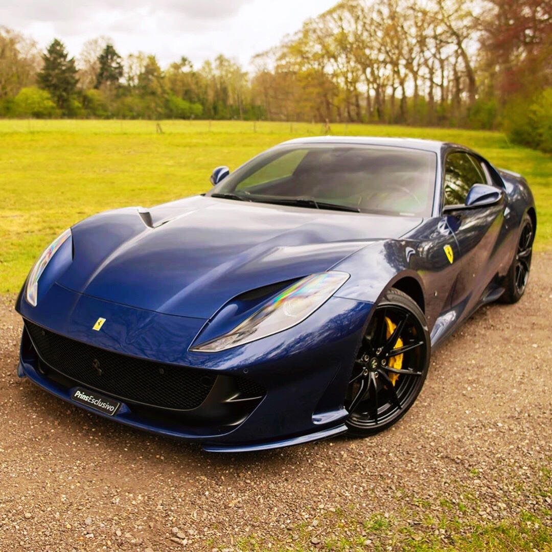 Ferrari 812 Superfast,现在看，造型真的很帅……