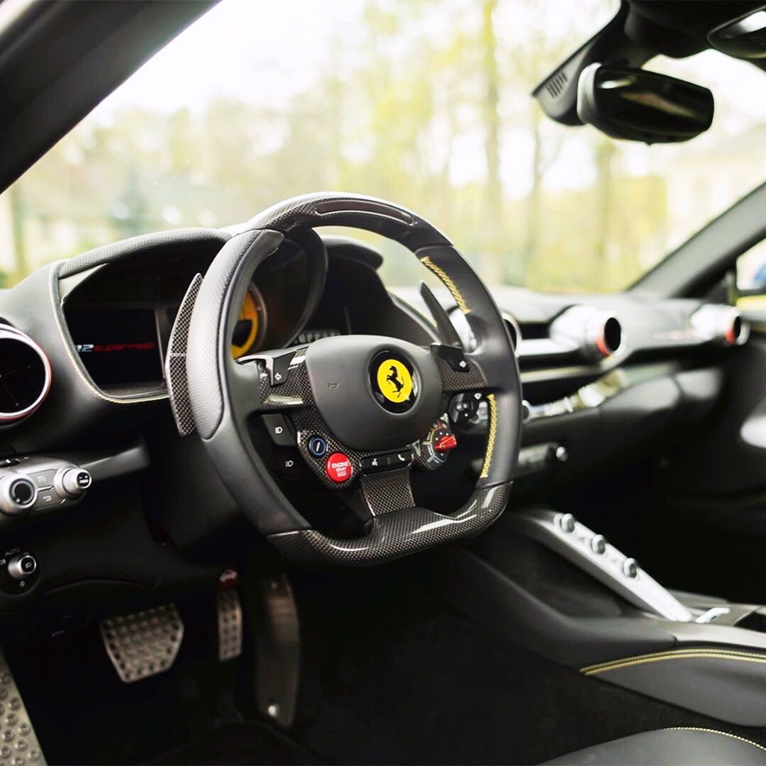 Ferrari 812 Superfast,现在看，造型真的很帅……