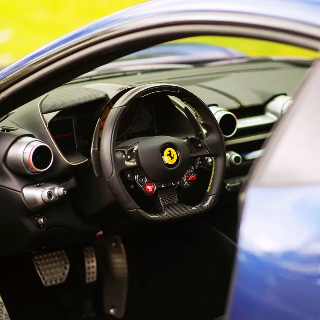 Ferrari 812 Superfast,现在看，造型真的很帅……