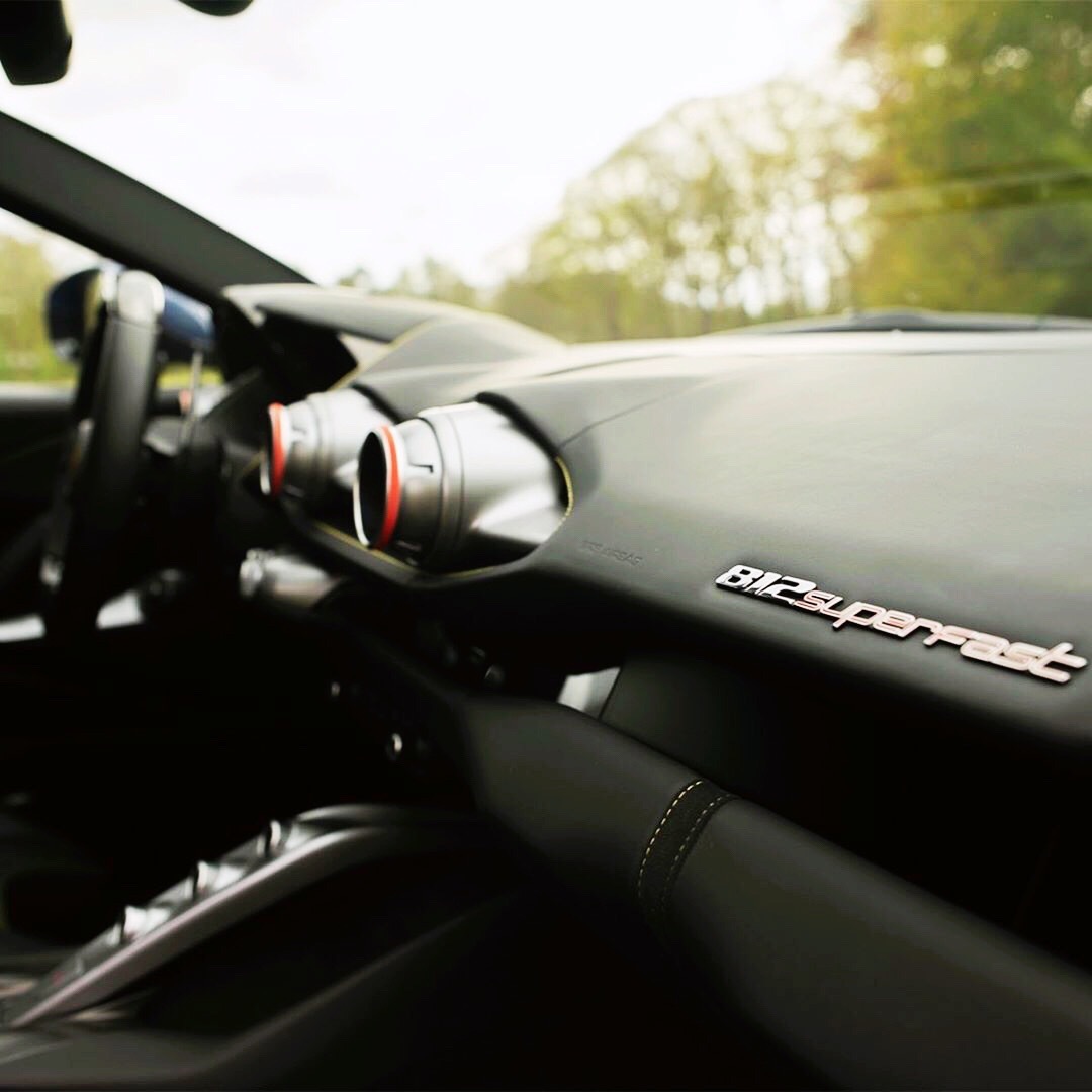 Ferrari 812 Superfast,现在看，造型真的很帅……