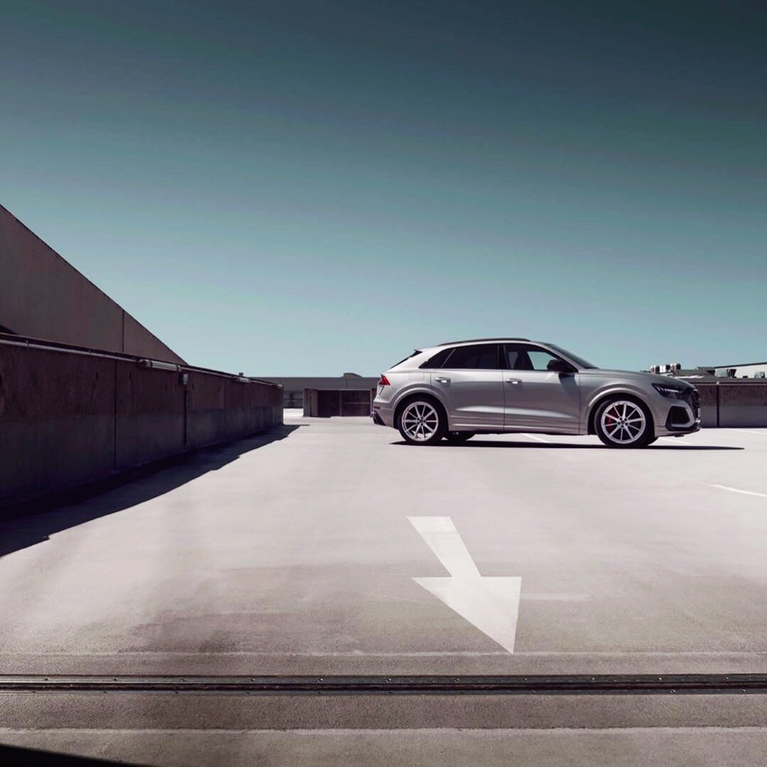 听说这大块头很能跑…… Audi RS Q8