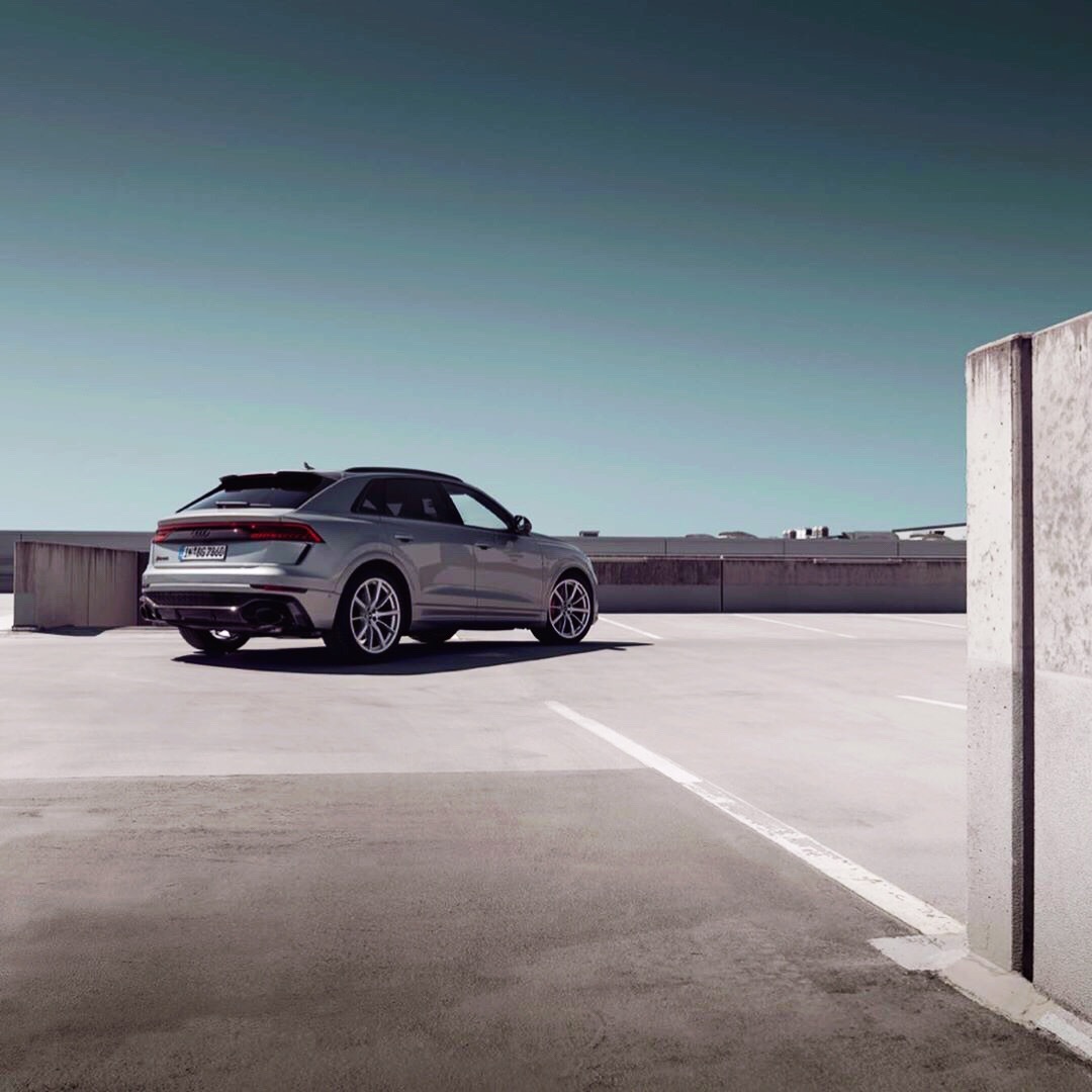听说这大块头很能跑…… Audi RS Q8