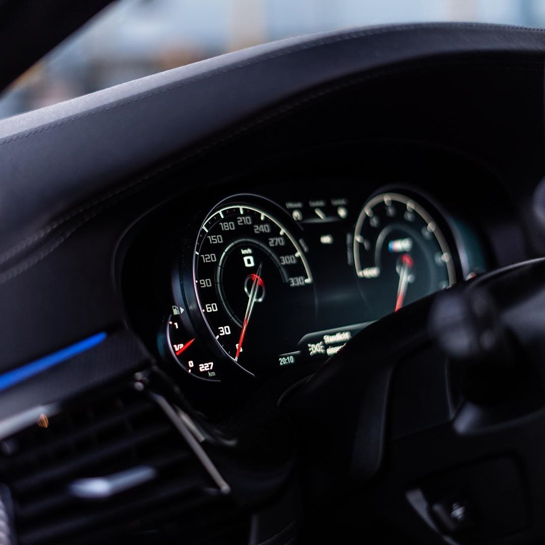 宝马M5：硬核跑者！舍我其谁！