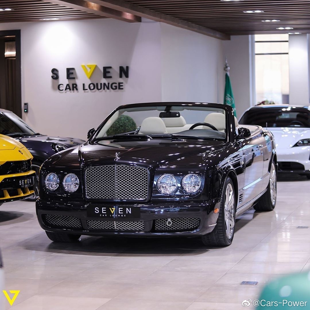 巨型奢华敞篷跑车，宾利雅骏T，搭载6.75升V8绝版发动机。