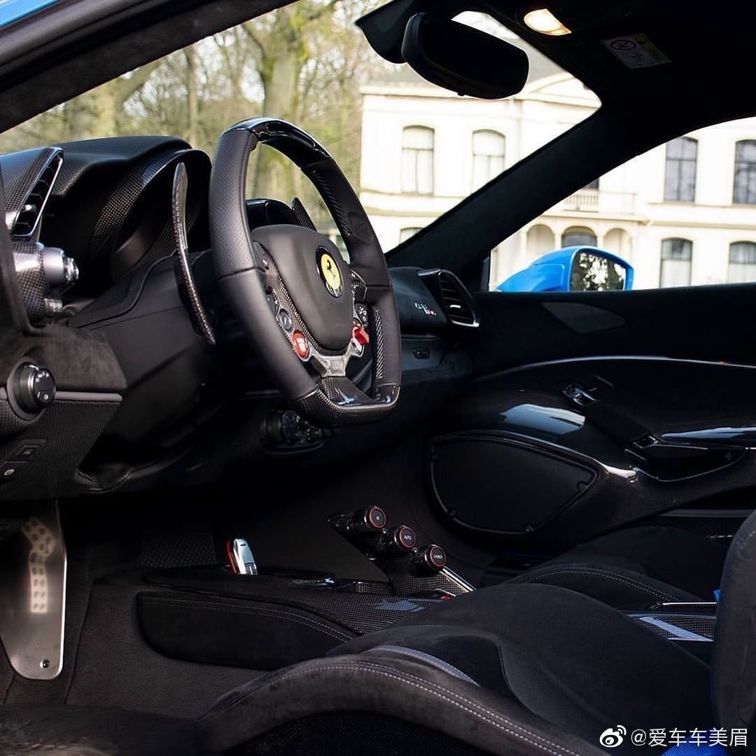 Ferrari488宝马x5丰田亚洲龙Pista