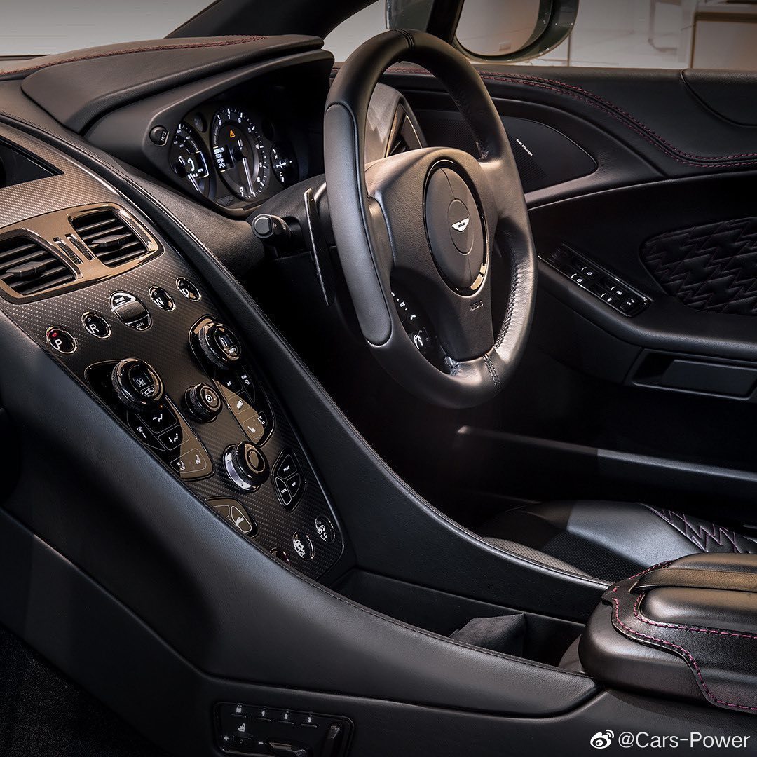 一枚墨玉 阿斯顿马丁Vanquish Zagato Shooting Brake