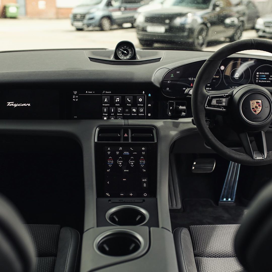 保时捷taycan turbo S碳陶瓷刹车盘真的棒