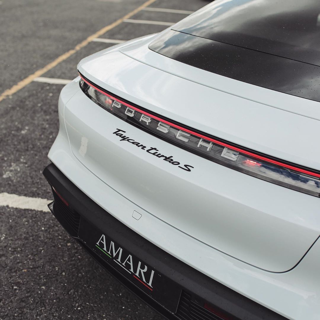 保时捷taycan turbo S碳陶瓷刹车盘真的棒