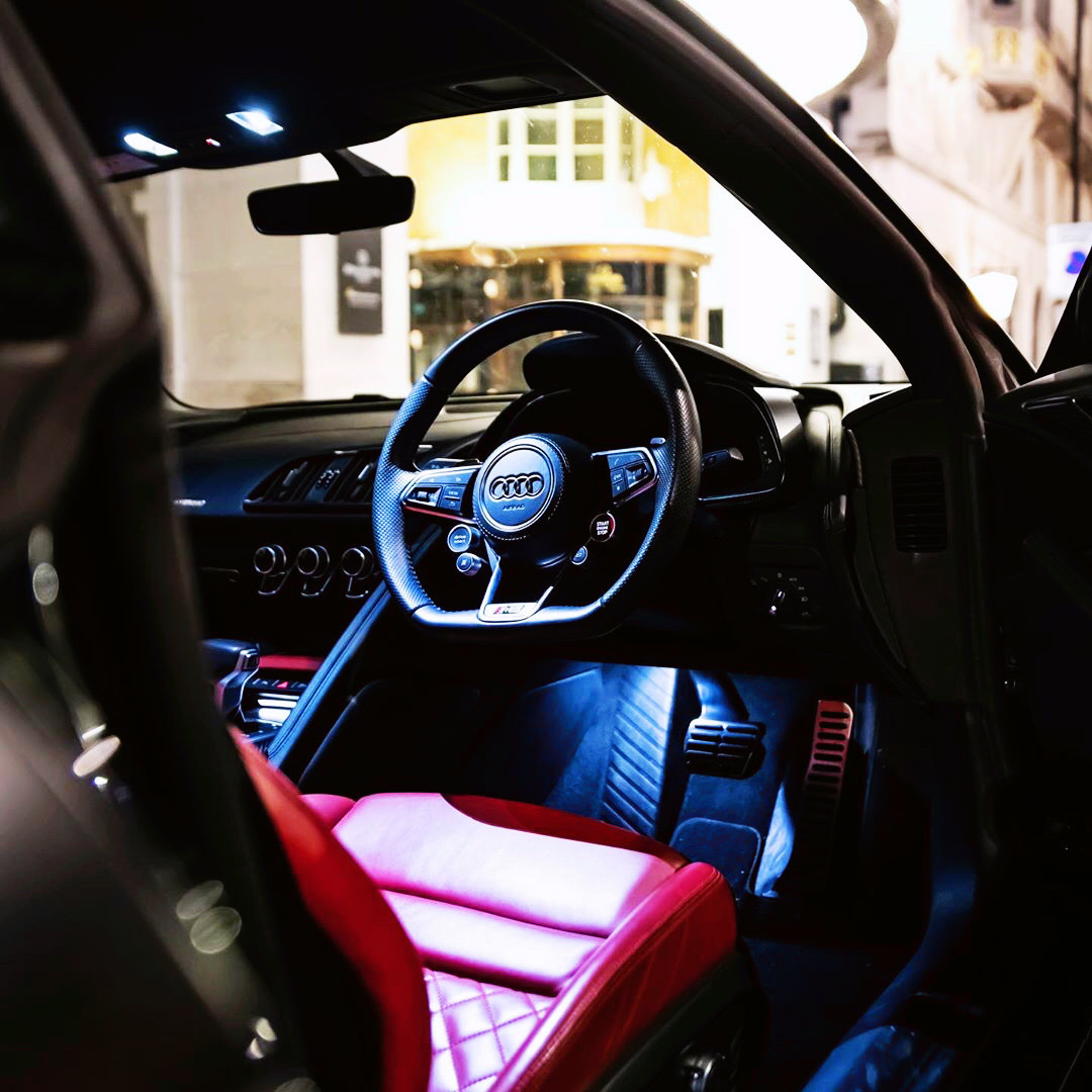 还是很帅气的 Audi家族旗舰跑车 R8