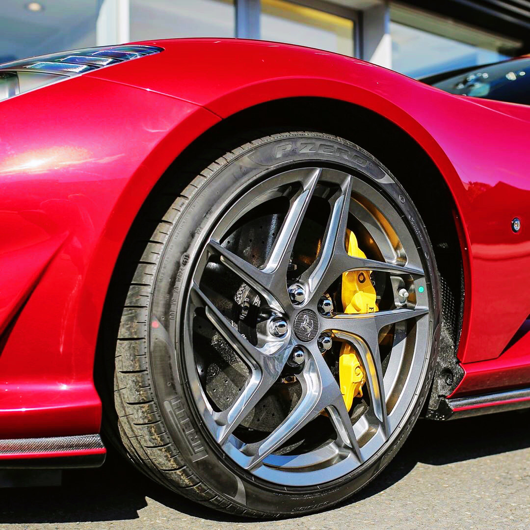 一台V12神器 Ferrari 812 Superfast