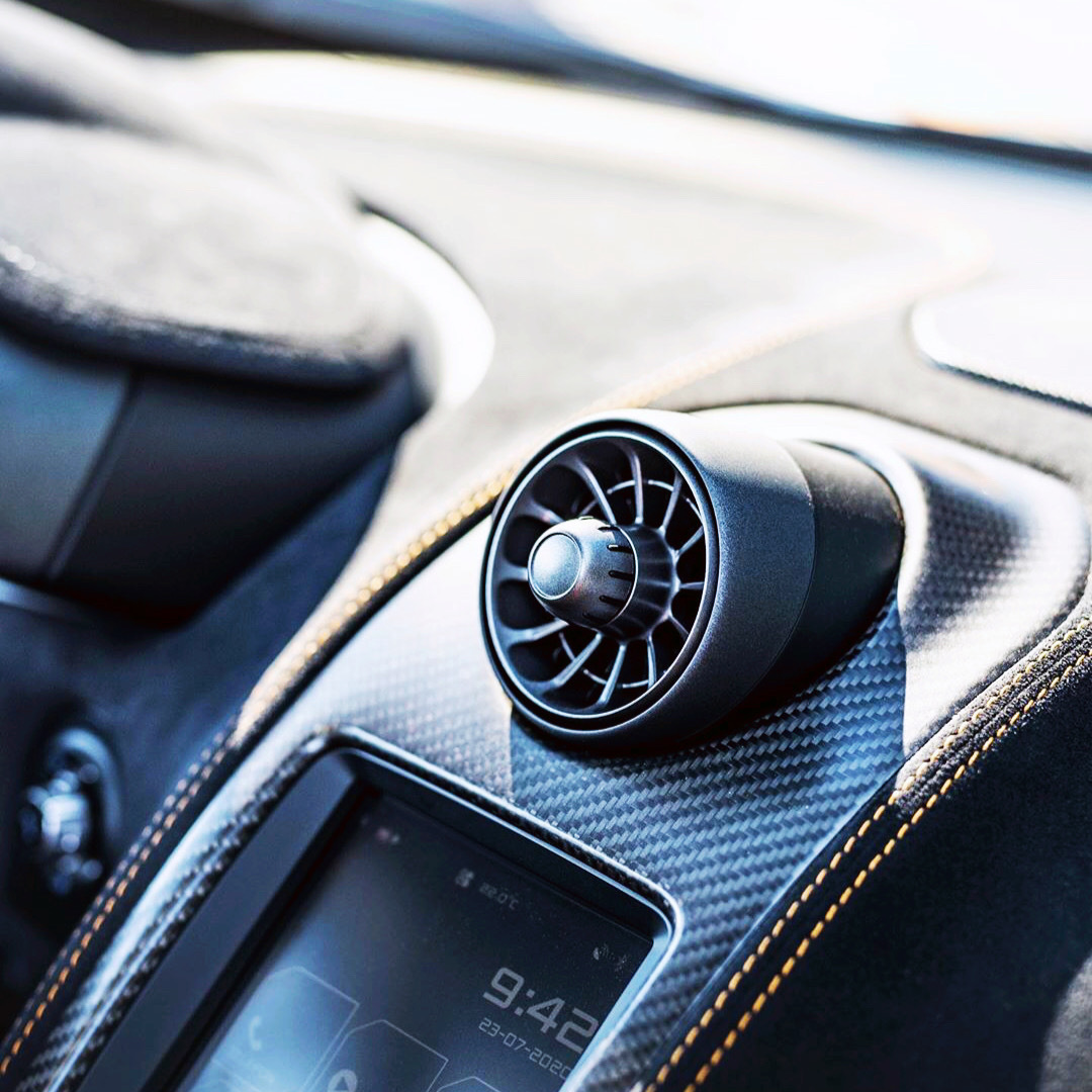 各个方面都是完美的 车漆颜色，碳，太酷咯 McLaren 675LT