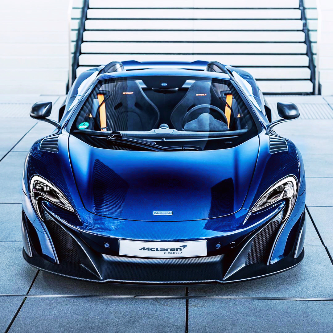 各个方面都是完美的 车漆颜色，碳，太酷咯 McLaren 675LT