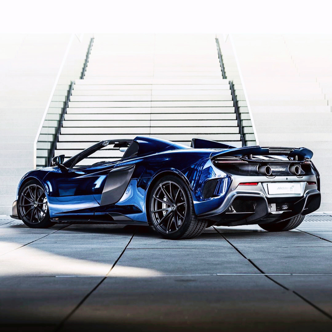 各个方面都是完美的 车漆颜色，碳，太酷咯 McLaren 675LT