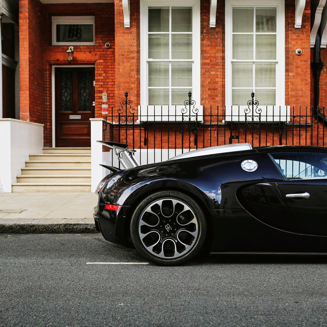 超跑界国王 这个名号，ta是没问题的…… Bugatti Veyron