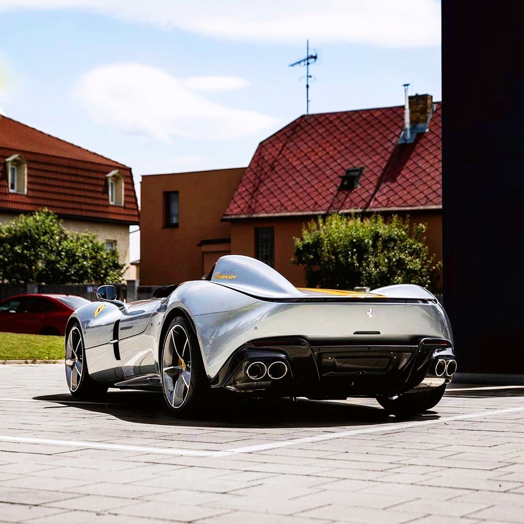 有一颗非常强悍的心 酷酷的外观 Ferrari Monza SP1