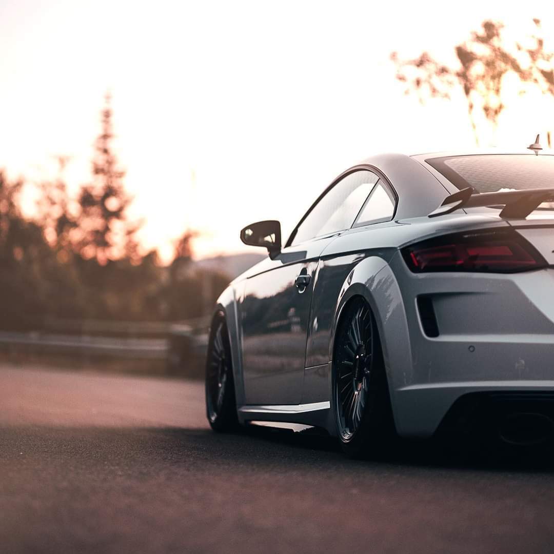 奥迪TTRS：战意十足的配色!