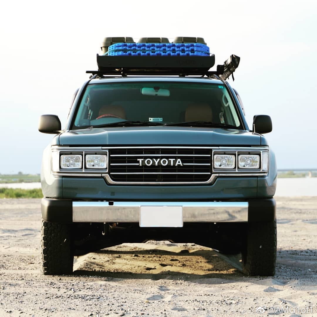 好看的汽车图片丰田陆巡100系列lc100