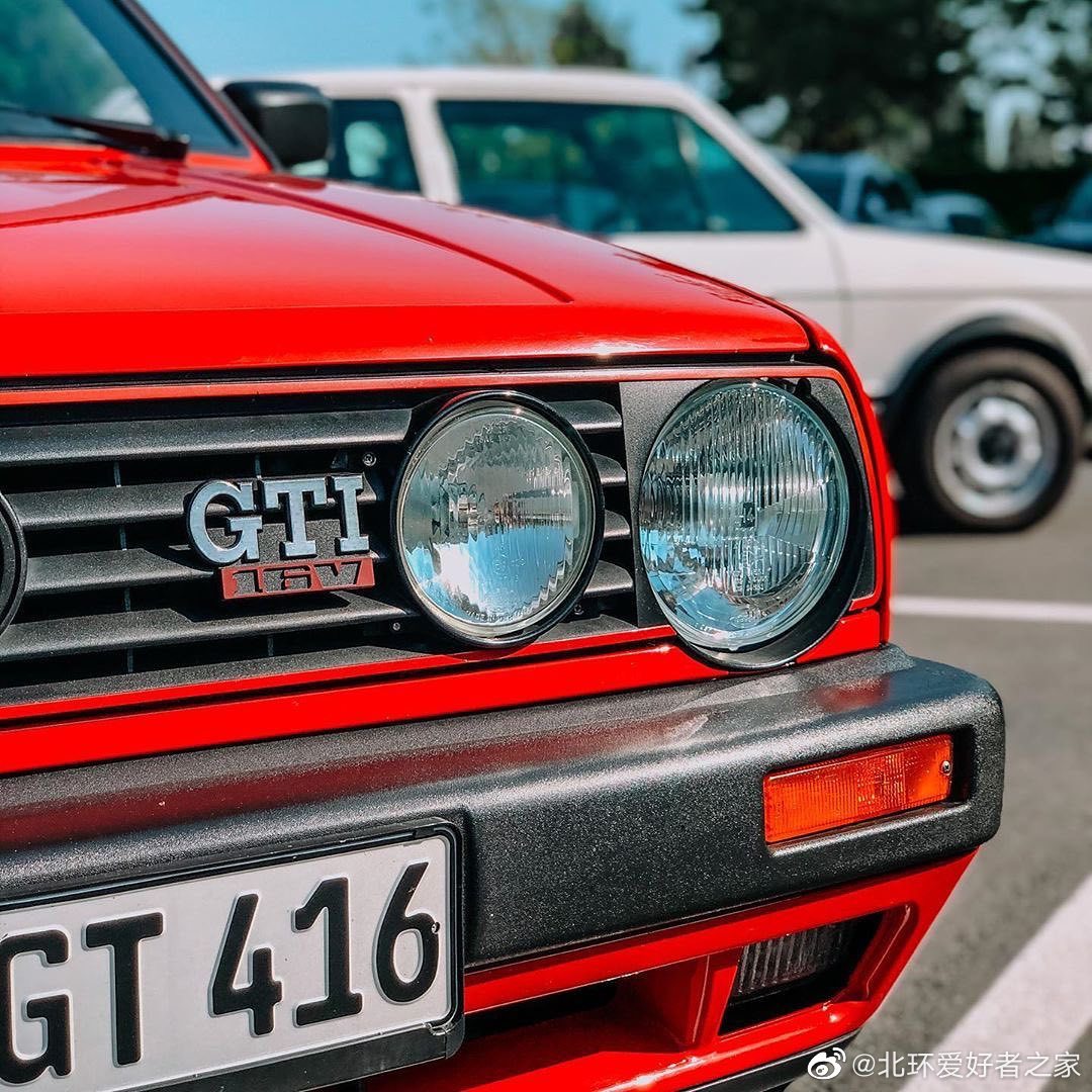 手动挡+格子布座椅的八代高尔夫GTI有毒！