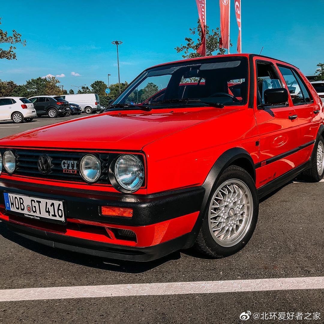 手动挡+格子布座椅的八代高尔夫GTI有毒！