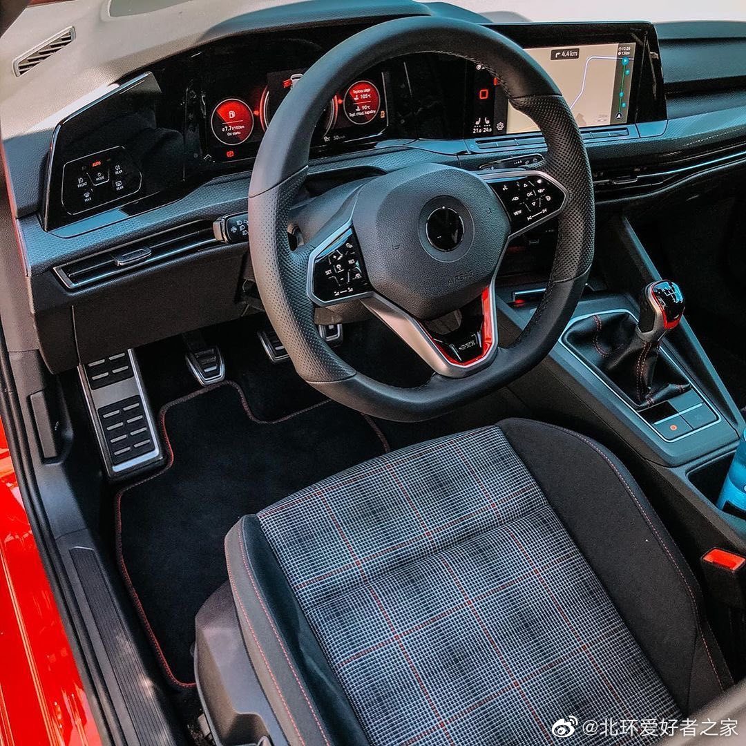 手动挡+格子布座椅的八代高尔夫GTI有毒！