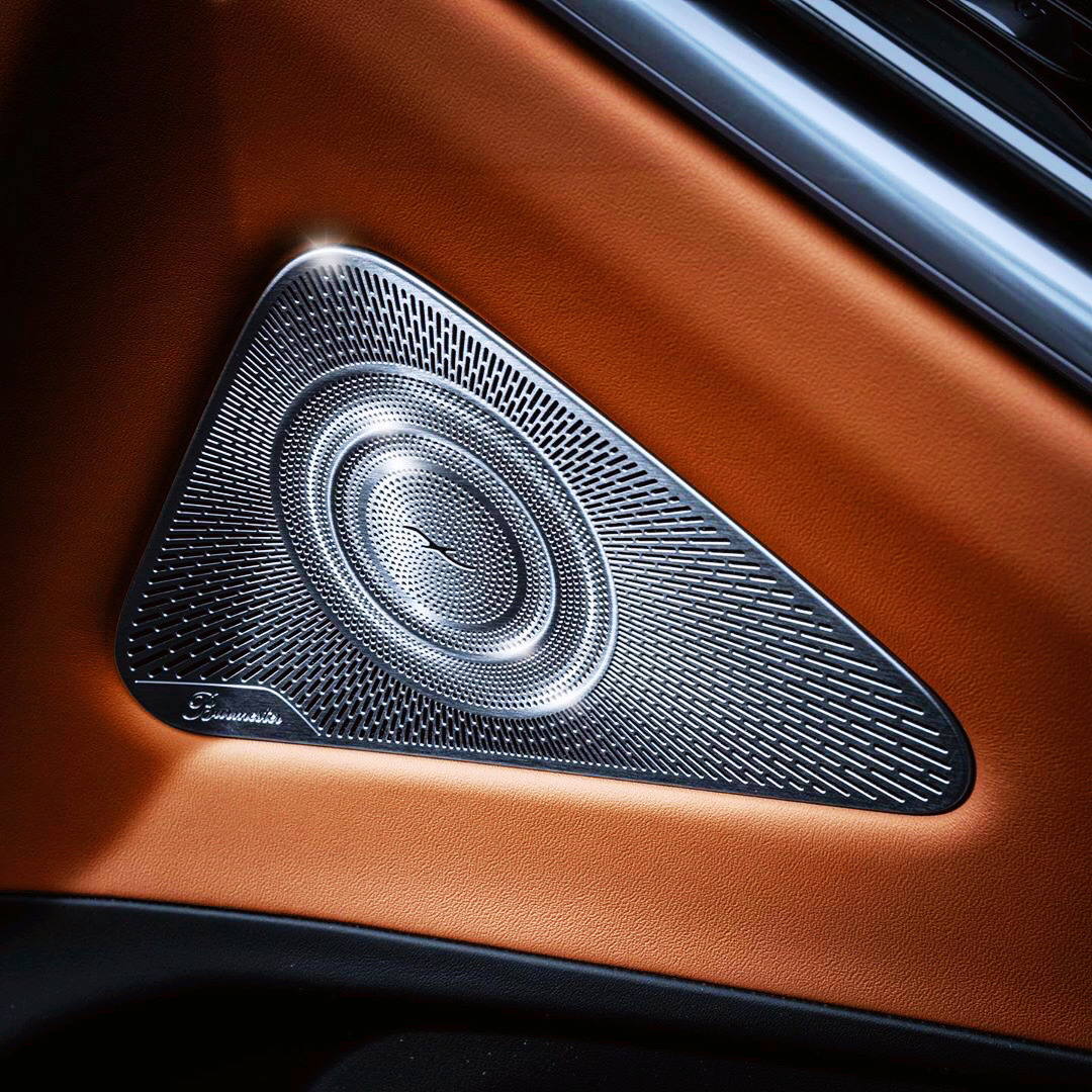 Mercedes Benz S  重新定义奢华，拭目以待吧