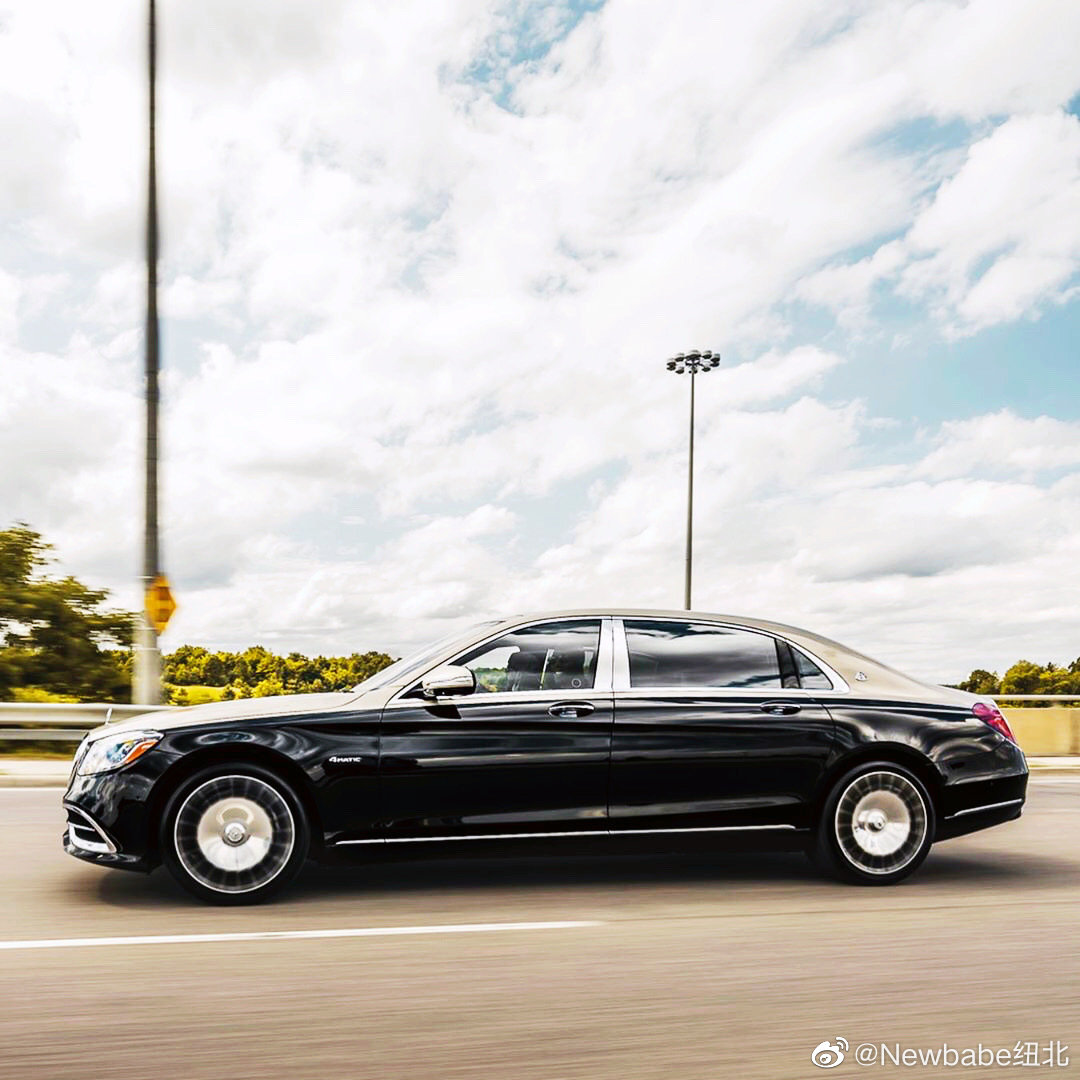 Mercedes Maybach S560 高端奢华。