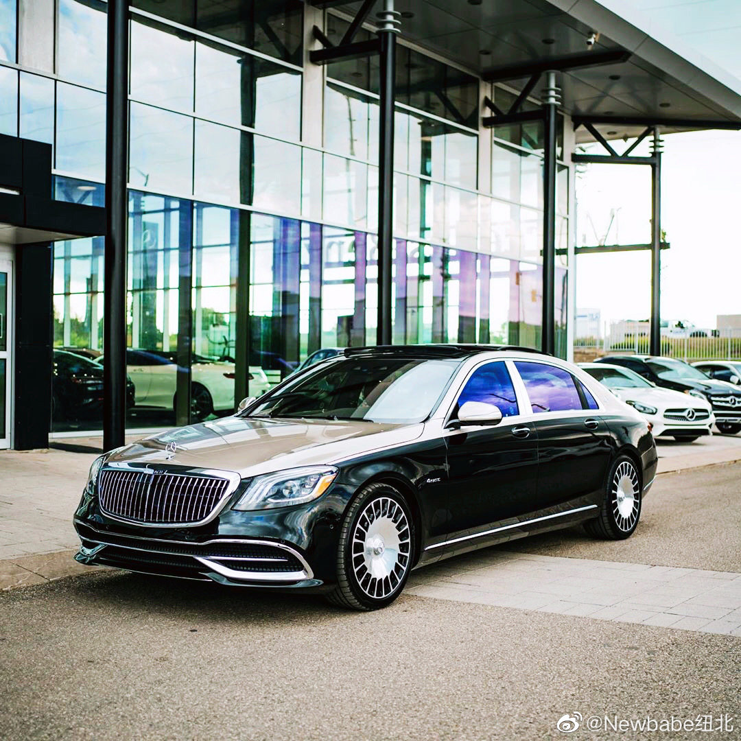 Mercedes Maybach S560 高端奢华。