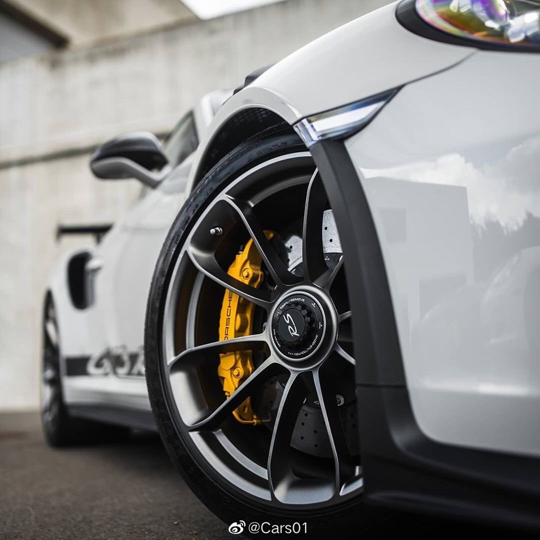 高清汽车美图：保时捷911 GT3 RS 白色更酷