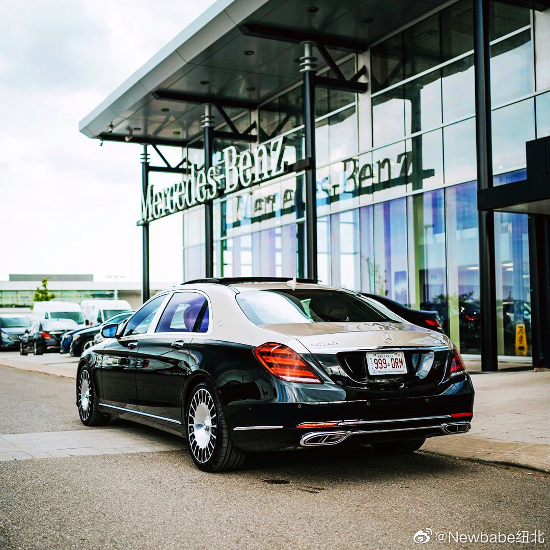 Mercedes Maybach S560 高端奢华。
