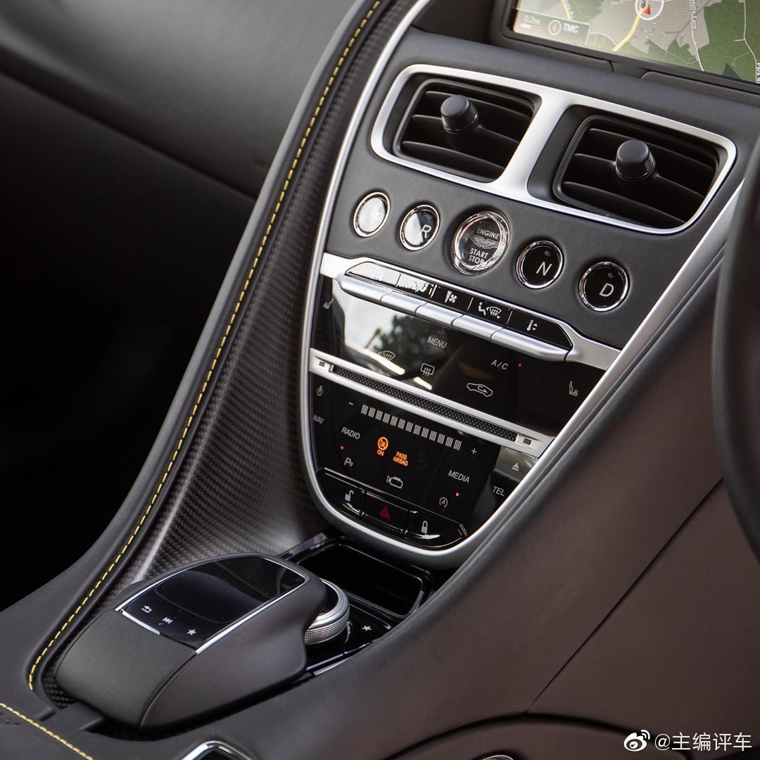 阿斯顿马丁DB11 / 客制化Q部门定制 Alloro Green 绿色车漆