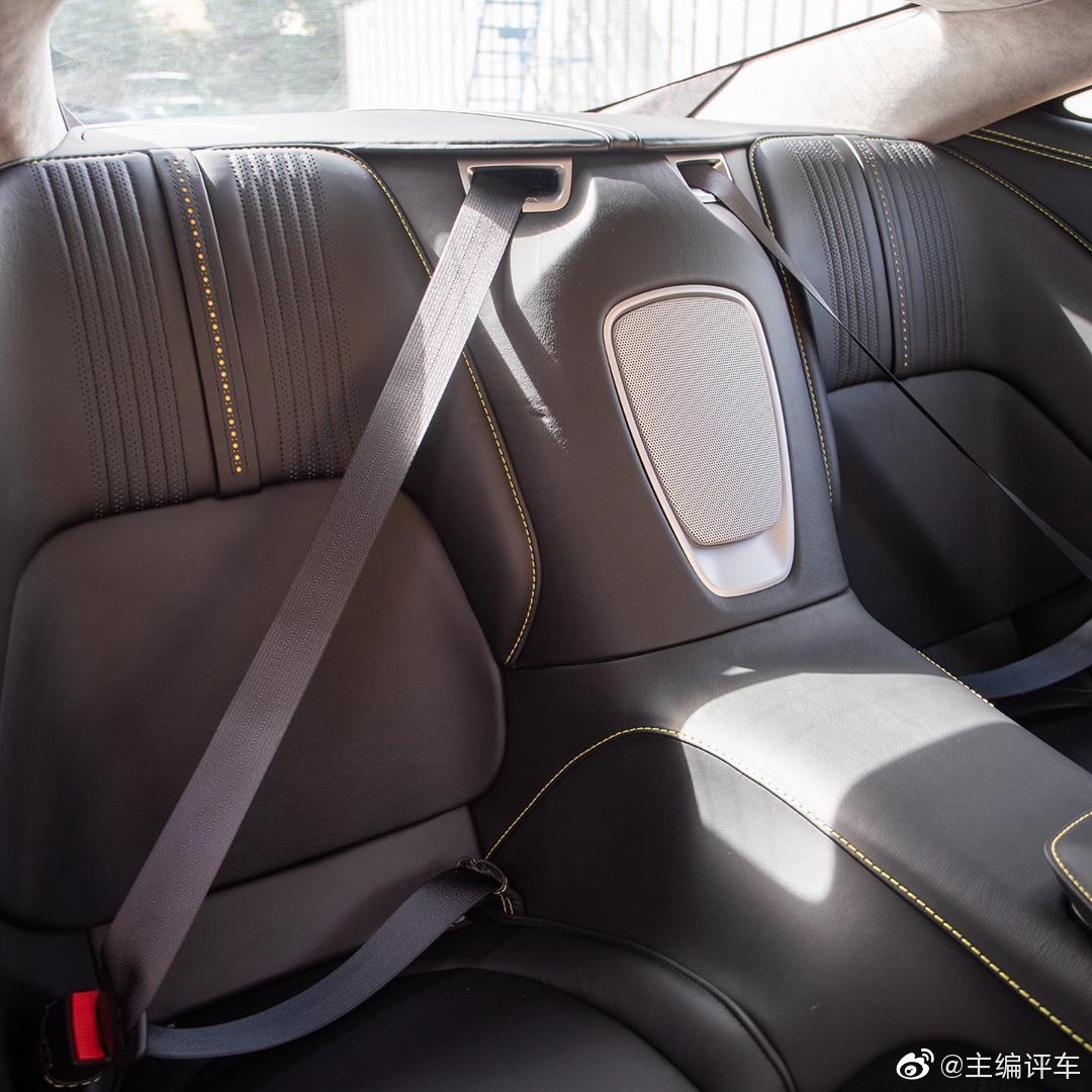 阿斯顿马丁DB11 / 客制化Q部门定制 Alloro Green 绿色车漆