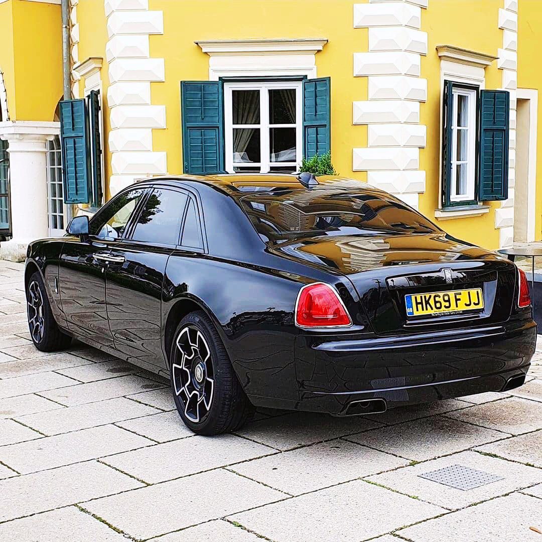 这应该是最高版本定制车型了吧？Rolls Royce Ghost Black Badge